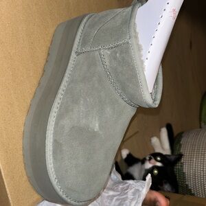 Uggs classic ultra mini platform Moss Green